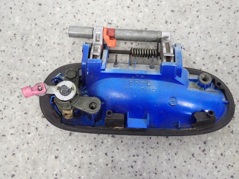 NISSAN ALMERA N16 00- KLAMKA PRZEDNIA LEWA 6/8