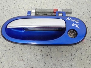 NISSAN ALMERA N16 00- KLAMKA PRZEDNIA LEWA 5/8 MINIATURA