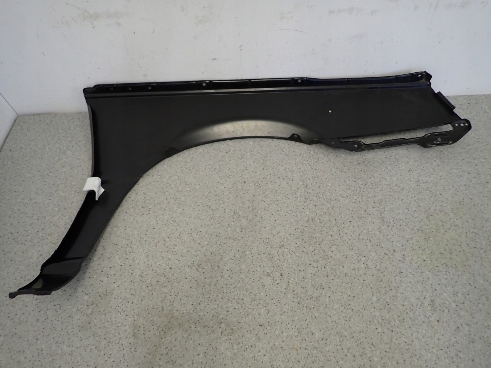 MITSUBISHI COLT LANCER 84-86 BŁOTNIK PRZEDNI LEWY 9/15