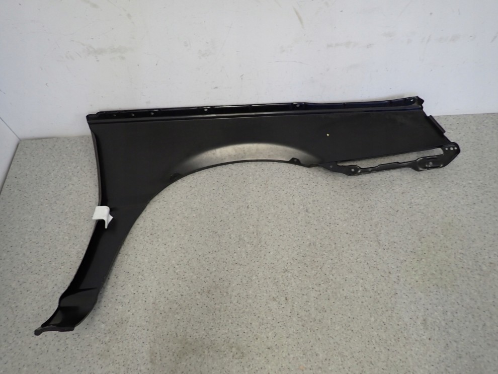 MITSUBISHI COLT LANCER 84-86 BŁOTNIK PRZEDNI LEWY 10/15