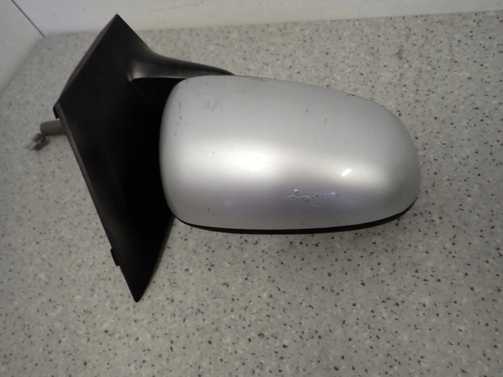 ALMERA TINO 00-06 LUSTERKO PRAWE 3 PINY KY5 5/11