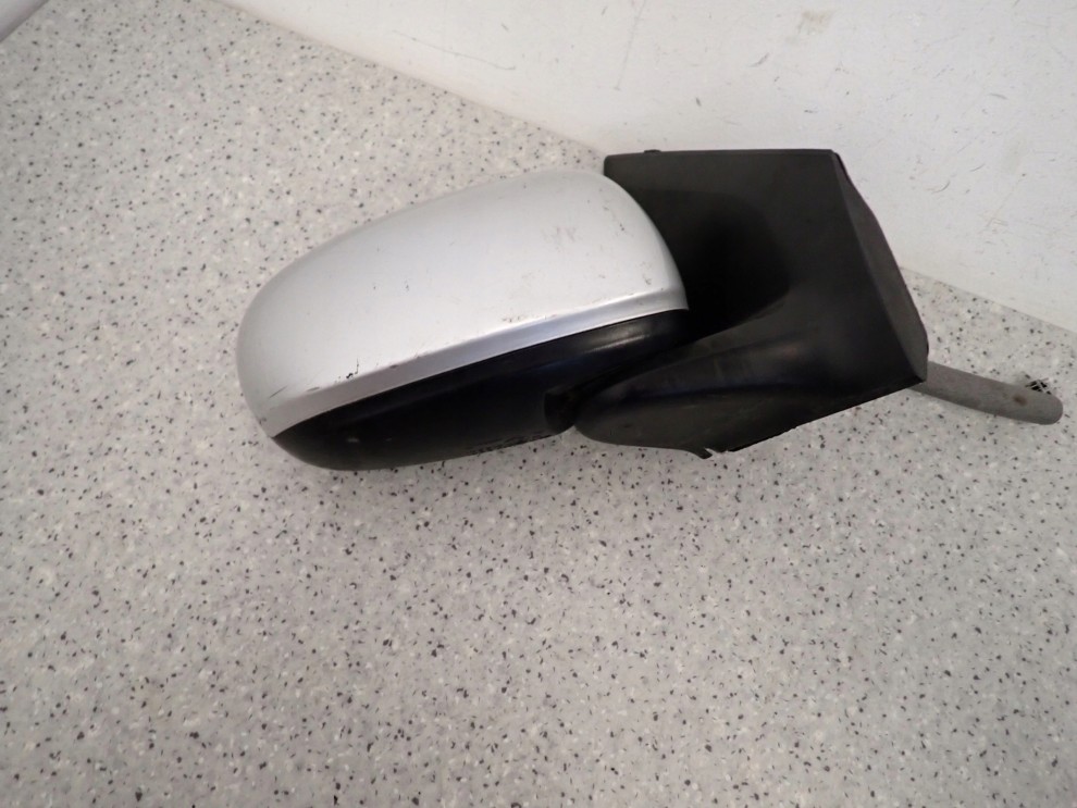 ALMERA TINO 00-06 LUSTERKO PRAWE 3 PINY KY5 11/11