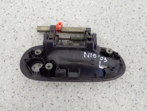 NISSAN ALMERA N16 00- KLAMKA PRZEDNIA LEWA 3/7 MINIATURA