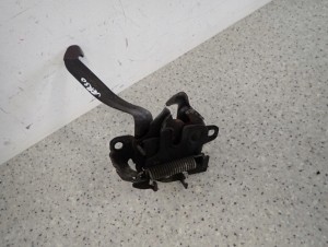 TOYOTA VERSO 09-13 ZAMEK MASKI 2/5 MINIATURA