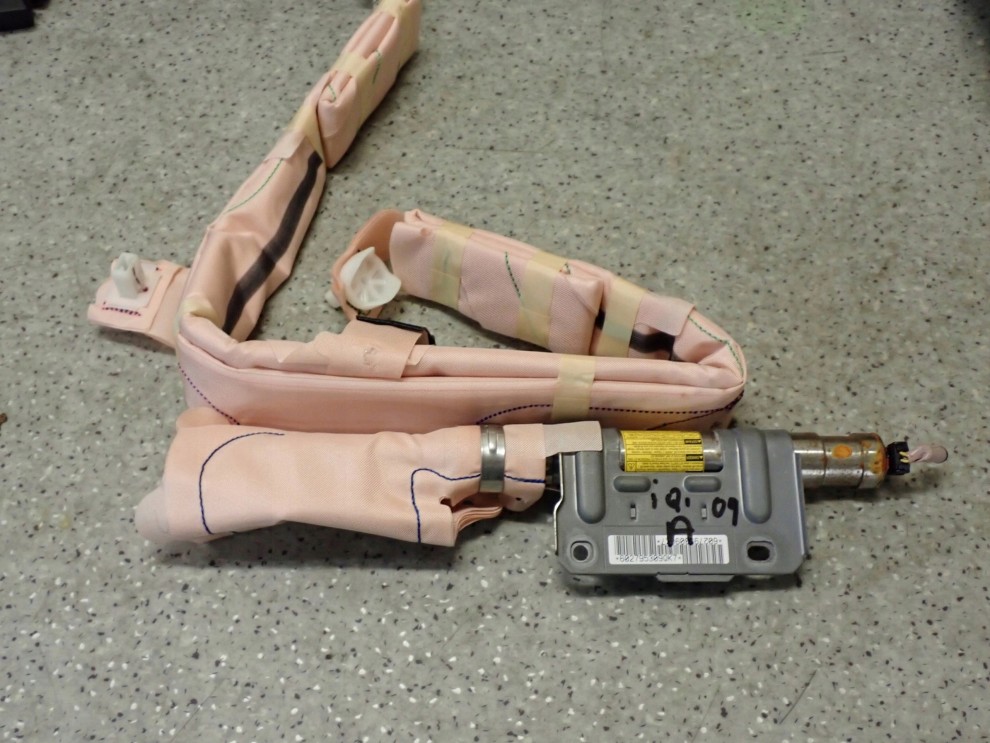 TOYOTA IQ 08-12 KURTYNA TYLNA 1/4