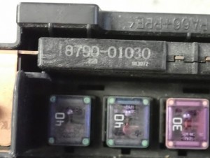 KIA VENGA 09- HYUNDAI IX20 1.4I SKRZYNKA BEZPIECZNIKÓW PUSZKA ELEKTRYCZNA 5/7 MINIATURA