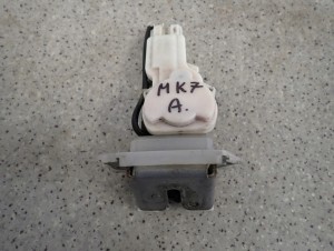 SUZUKI SWIFT MK7 10-16 ZAMEK KLAPY BAGAŻNIKA