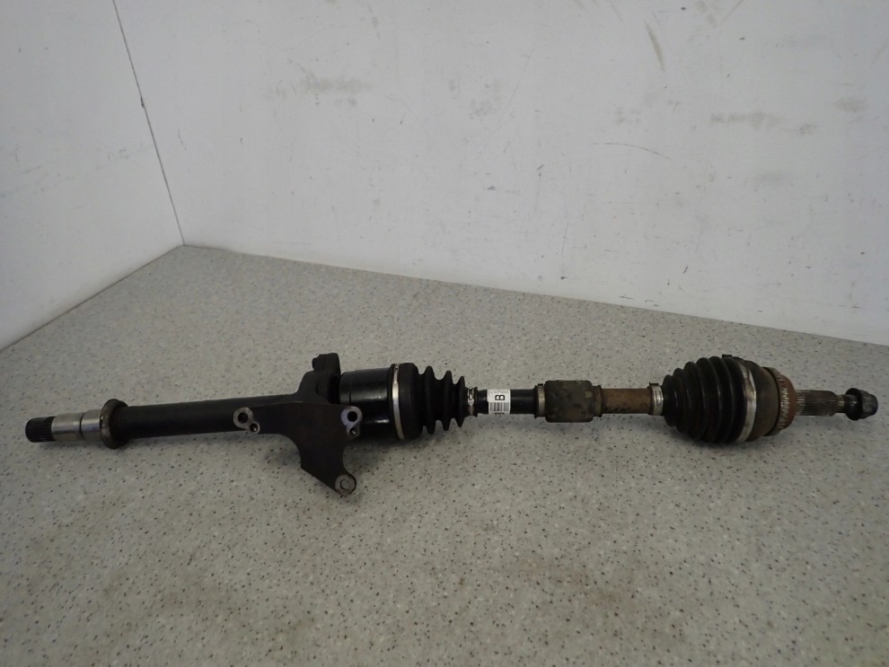 TOYOTA AVENSIS T25 2.2 D4D 03-08 PÓŁOŚ PRZEDNIA LEWA 5/7