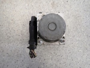 TOYOTA VERSO 2.0 D4D 09- POMPA ABS STEROWNIK 5/7 MINIATURA