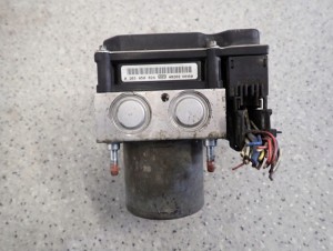 TOYOTA VERSO 2.0 D4D 09- POMPA ABS STEROWNIK 6/7 MINIATURA