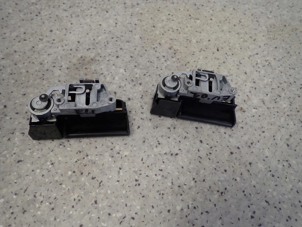 HONDA CIVIC EU EP VII 01-05 ZAMEK SCHOWKA PASAŻERA W DESCE 6/7