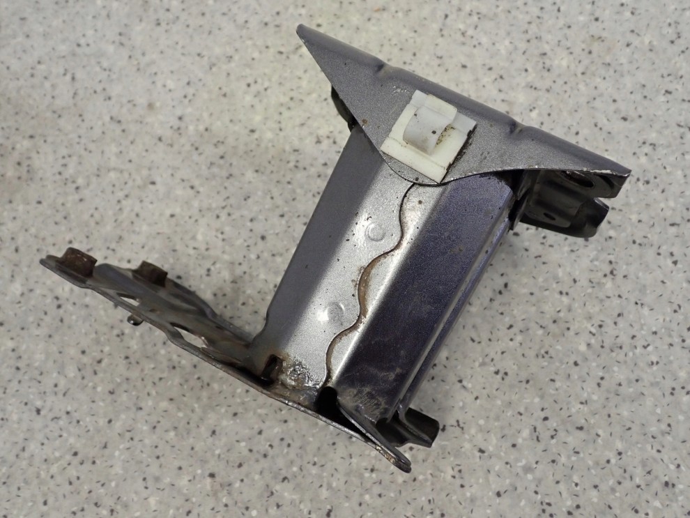 TOYOTA VERSO 09-13 WSPORNIK ZDERZAKA TYLNY PRAWY 7/7