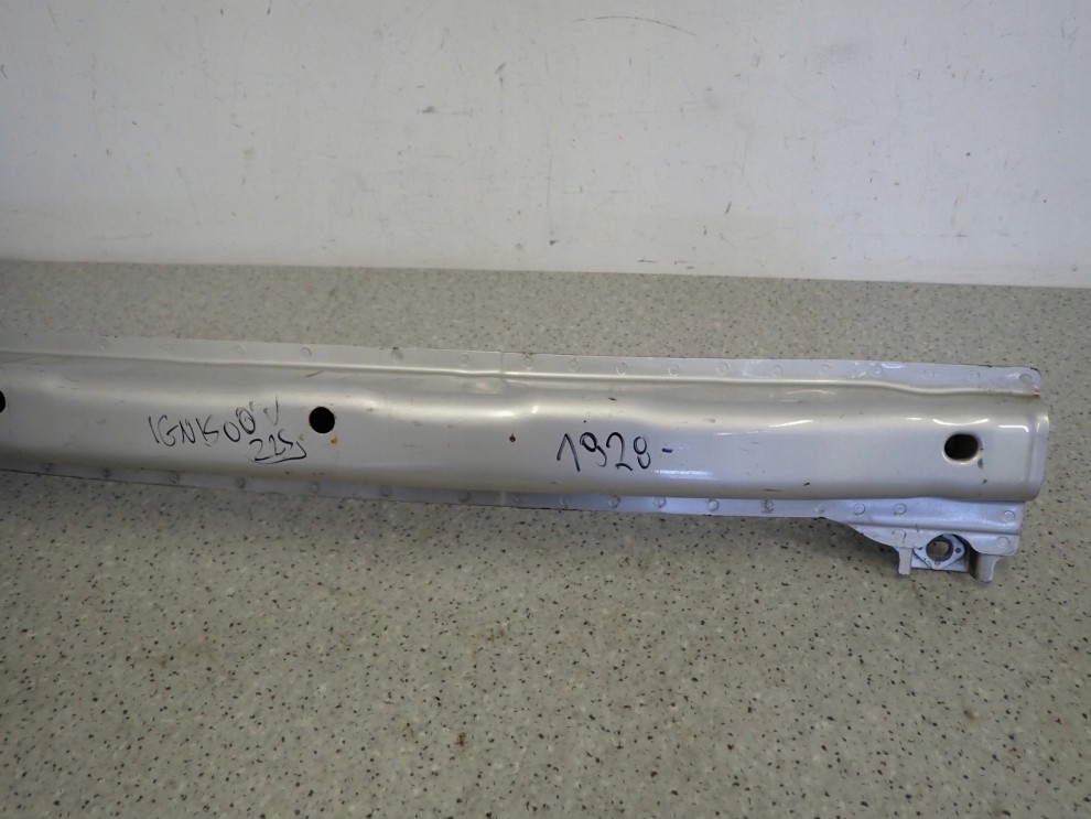 SUZUKI IGNIS 00-03 BELKA ZDERZAKA PRZÓD 3/8