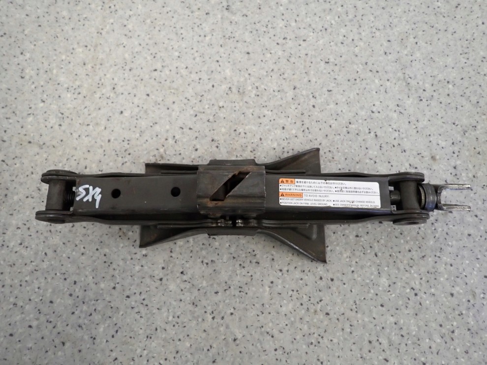 SUZUKI SX4 SEDICI 06-13 PODNOŚNIK SAMOCHODOWY LEWAREK 2/4