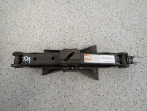 SUZUKI SX4 SEDICI 06-13 PODNOŚNIK SAMOCHODOWY LEWAREK 2/4 MINIATURA