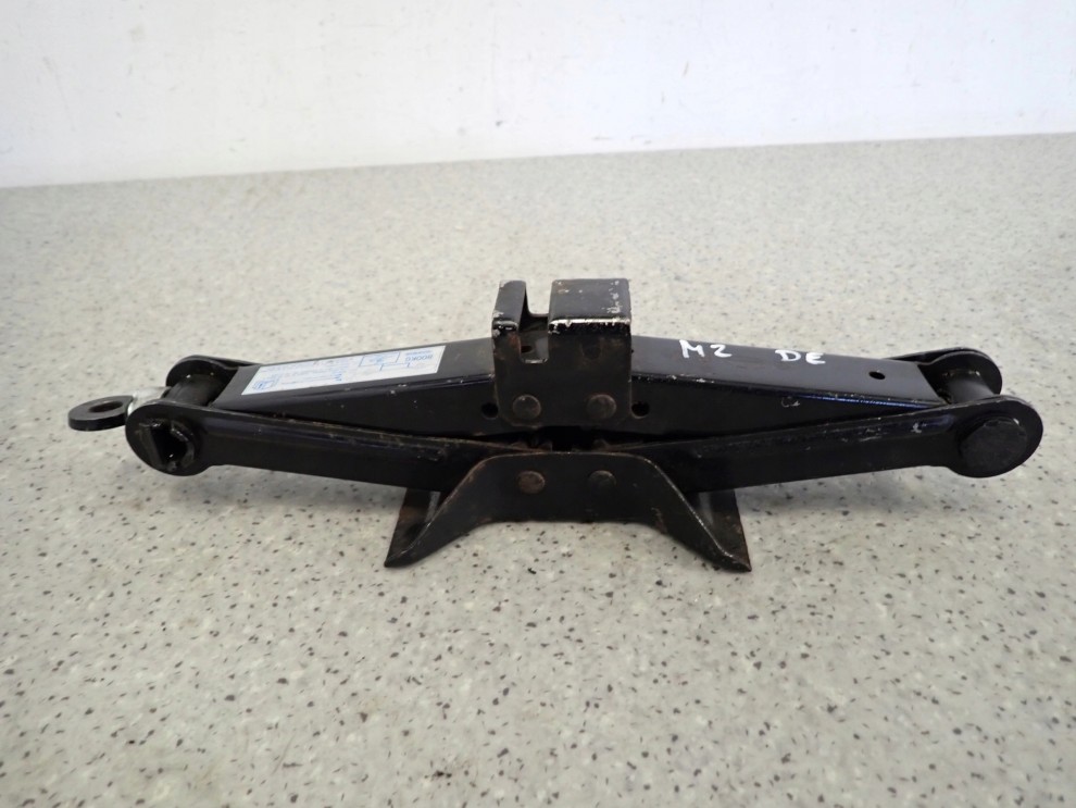 GOODMAN LEWAREK PODNOŚNIK SAMOCHODOWY 800KG 4/5