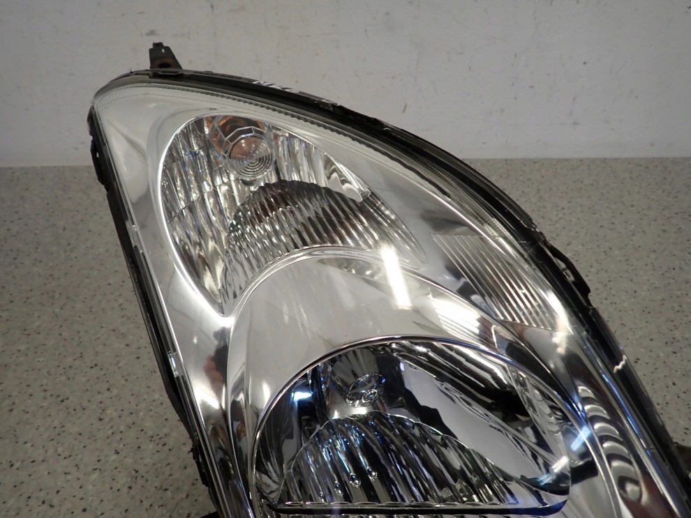 SUZUKI SWIFT 05-09 REFLEKTOR PRZEDNI PRAWY LAMPA PRZEDNIA 4/8