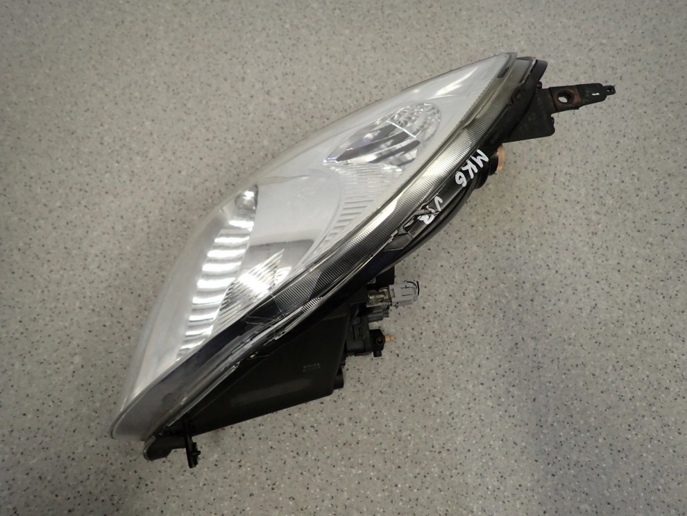 SUZUKI SWIFT 05-09 REFLEKTOR PRZEDNI PRAWY LAMPA PRZEDNIA 7/8