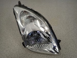 SUZUKI SWIFT 05-09 REFLEKTOR PRZEDNI PRAWY LAMPA PRZEDNIA