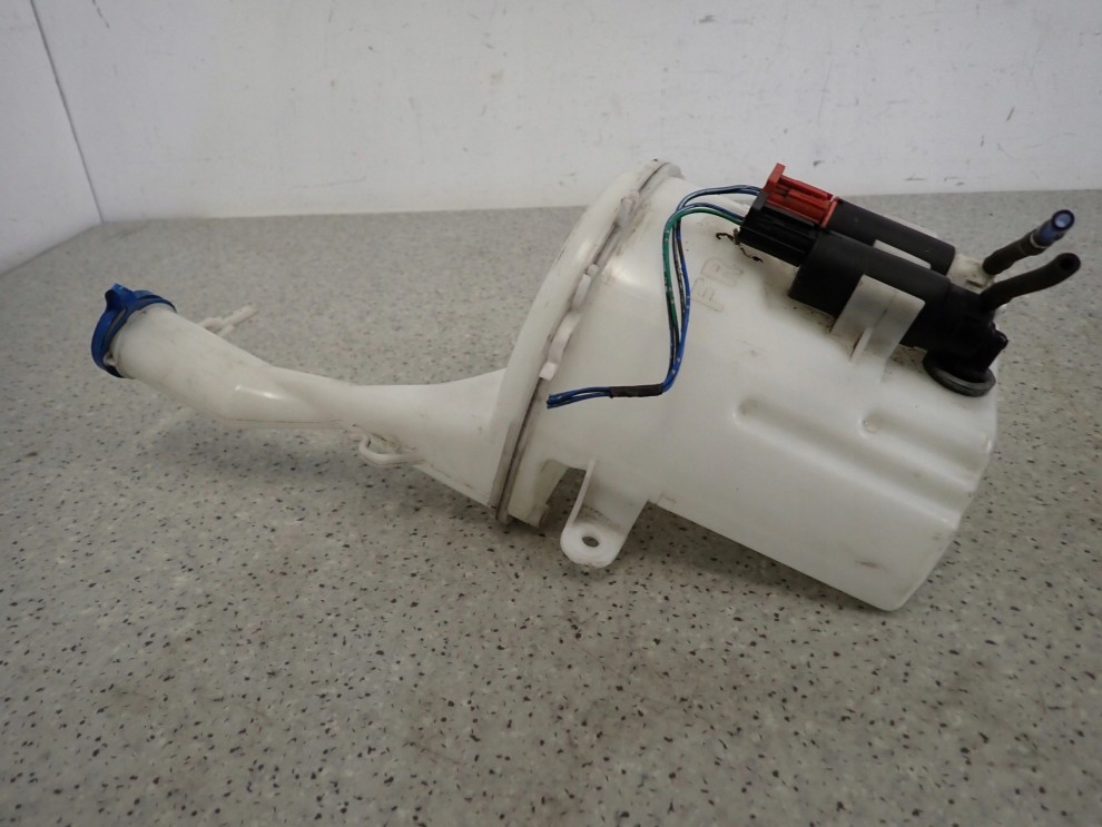 TOYOTA YARIS I FR 99-05 ZBIORNICZEK SPRYSKIWACZY POMPKA 3/8