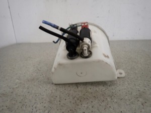 TOYOTA YARIS I FR 99-05 ZBIORNICZEK SPRYSKIWACZY POMPKA 5/8 MINIATURA