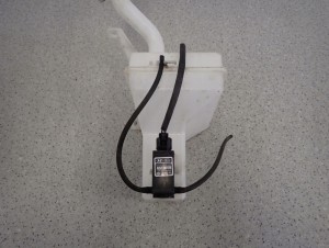 HYUNDAI GETZ 06- ZBIORNICZEK PŁYNU DO SPRYSKIWACZY 5/7 MINIATURA