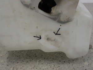 HYUNDAI TUCSON 04- ZBIORNICZEK SPRYSKIWACZY SPRYSKÓW 4/5 MINIATURA