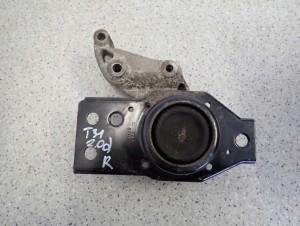 NISSAN XTRAIL T31 2.0 DCI 07-14 PODUSZKA SILNIKA PRZEDNIA PRAWA