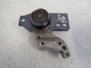 NISSAN XTRAIL T31 2.0 DCI 07-14 PODUSZKA SILNIKA PRZEDNIA PRAWA 3/5 MINIATURA