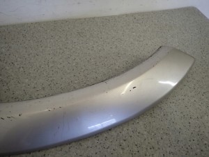 SSANGYONG MUSSO 95- LISTWA BŁOTNIKA PRZEDNIA LEWA 5/8 MINIATURA