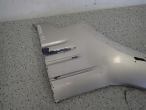 SSANGYONG MUSSO 95- LISTWA BŁOTNIKA PRZEDNIA LEWA 7/8 MINIATURA