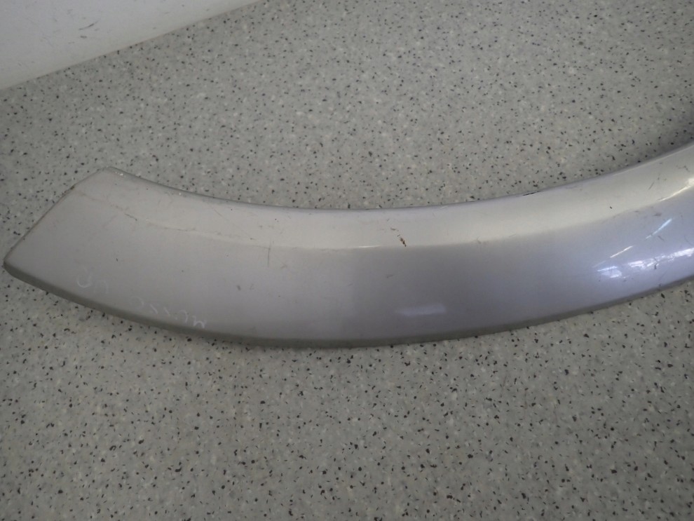 SSANGYONG MUSSO 95- LISTWA BŁOTNIKA PRZEDNIA PRAWA 5/7