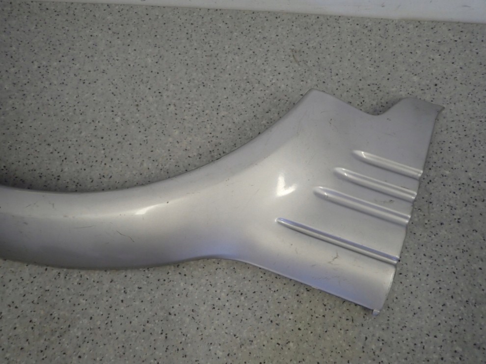 SSANGYONG MUSSO 95- LISTWA BŁOTNIKA PRZEDNIA PRAWA 6/7