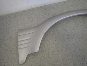 SSANGYONG MUSSO 95- LISTWA BŁOTNIKA PRZEDNIA PRAWA 2/7 MINIATURA