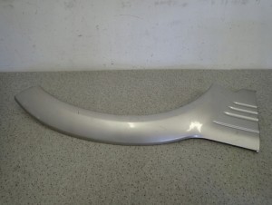 SSANGYONG MUSSO 95- LISTWA BŁOTNIKA PRZEDNIA PRAWA 4/7 MINIATURA