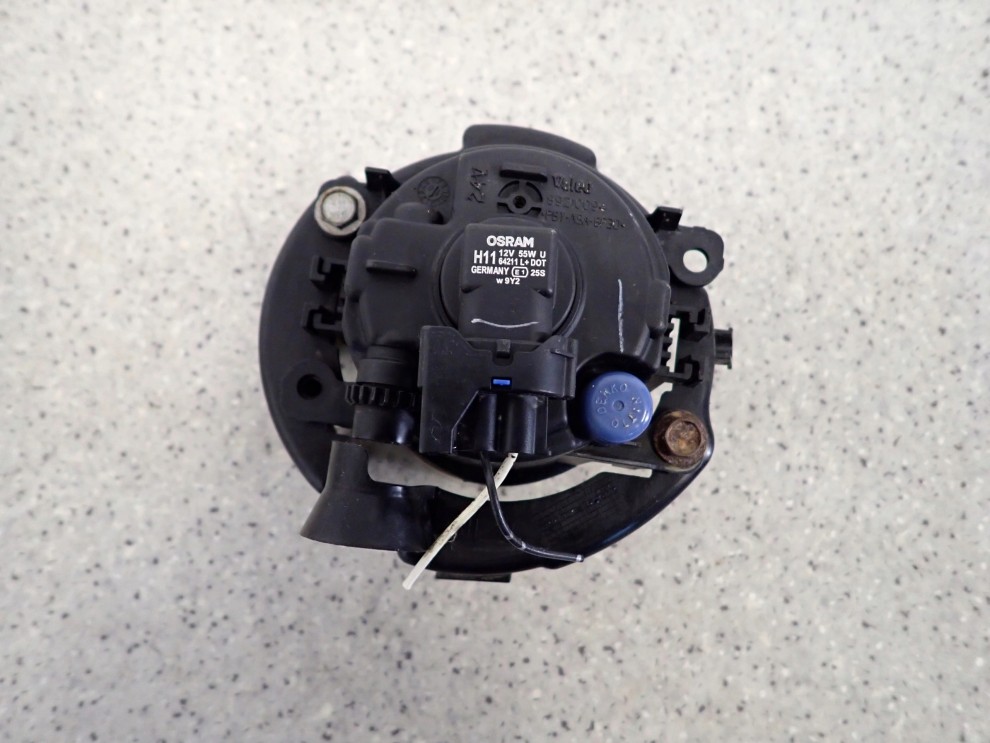 NISSAN NOTE E11 LIFT 10-12 HALOGEN PRZEDNI PRAWY 3/4