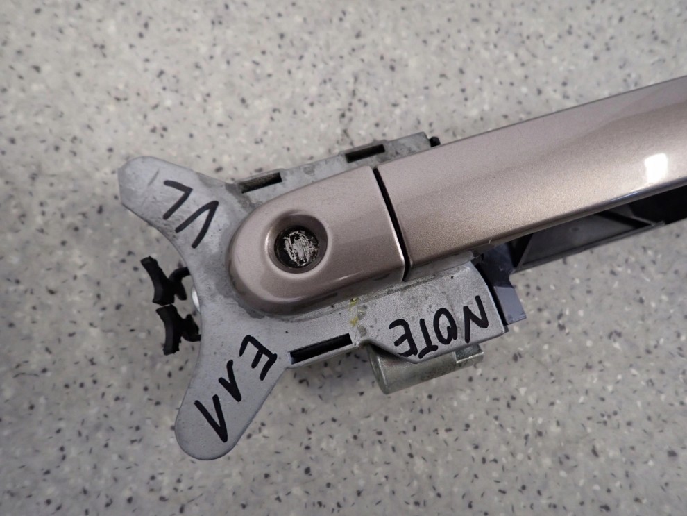 NISSAN NOTE E11 06-12 KLAMKA DRZWI PRZEDNIA LEWA 2/5