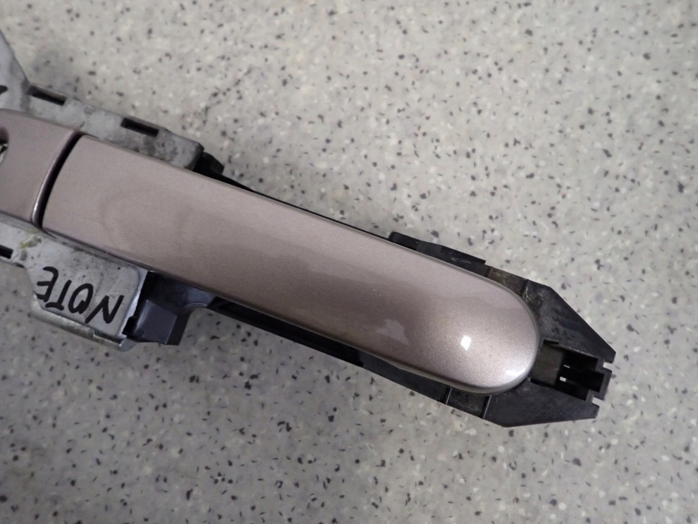 NISSAN NOTE E11 06-12 KLAMKA DRZWI PRZEDNIA LEWA 3/5