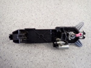 NISSAN NOTE E11 06-12 KLAMKA DRZWI PRZEDNIA LEWA 4/5 MINIATURA