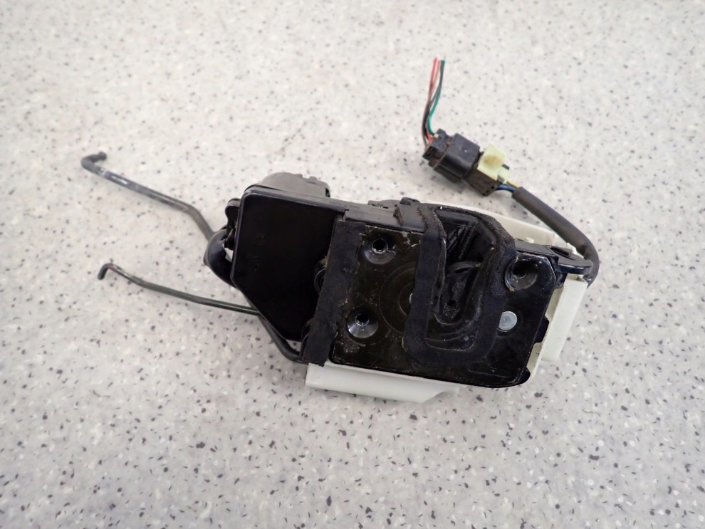 HYUNDAI GETZ 3D 02-10 ZAMEK DRZWI LEWY 4 PIN 3/6