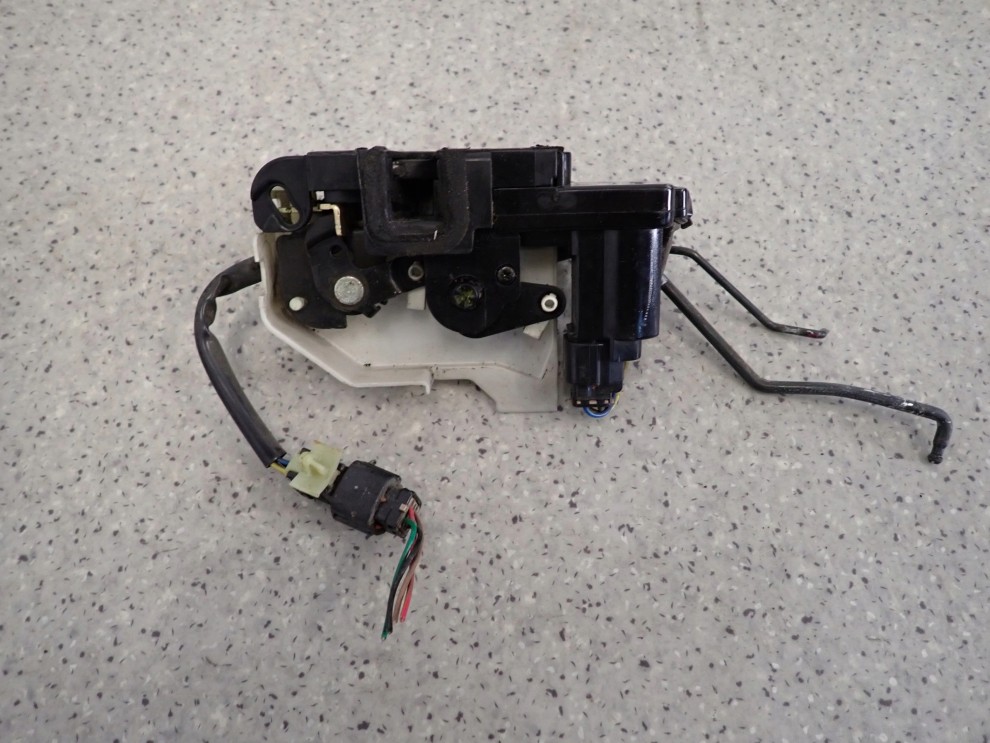 HYUNDAI GETZ 3D 02-10 ZAMEK DRZWI LEWY 4 PIN 4/6