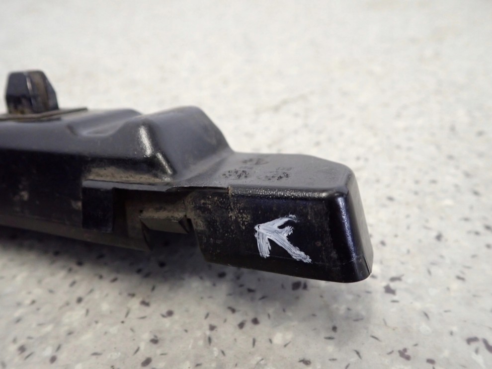 KIA CARENS III 06- ŚLIZG ZDERZAKA PRZEDNI PRAWY 4/5