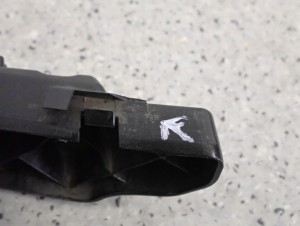 KIA CARENS III 06- ŚLIZG ZDERZAKA PRZEDNI PRAWY 3/5 MINIATURA