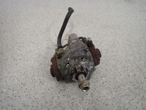 TOYOTA AVENSIS COROLLA 02-05 2.0 D 116 KM POMPA WTRYSKOWA 3/6 MINIATURA