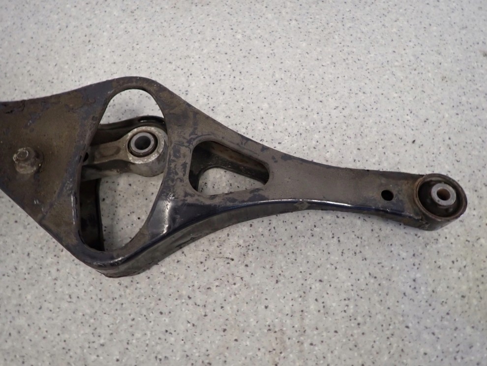 NISSAN PRIMERA P12 02-07 PANHARD TYLNEJ BELKI ZAWIESZENIA 3/7