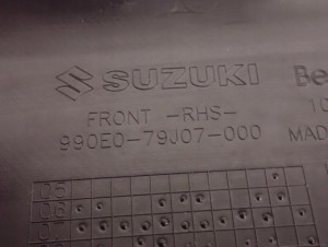 SUZUKI SX4 06-13 LISTWA DRZWI PRZEDNIA PRAWA 4/5 MINIATURA