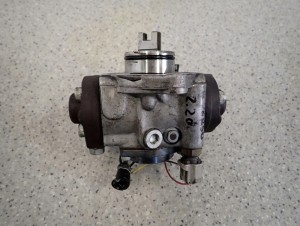 TOYOTA AVENSIS T25 COROLLA VERSO 2,0 D 126 KM POMPA WTRYSKOWA