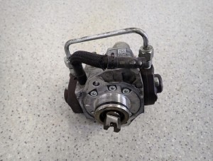 TOYOTA AVENSIS T25 COROLLA VERSO 2,0 D 126 KM POMPA WTRYSKOWA 4/7 MINIATURA