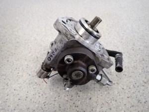 TOYOTA AVENSIS T25 COROLLA VERSO 2,0 D 126 KM POMPA WTRYSKOWA 6/7 MINIATURA