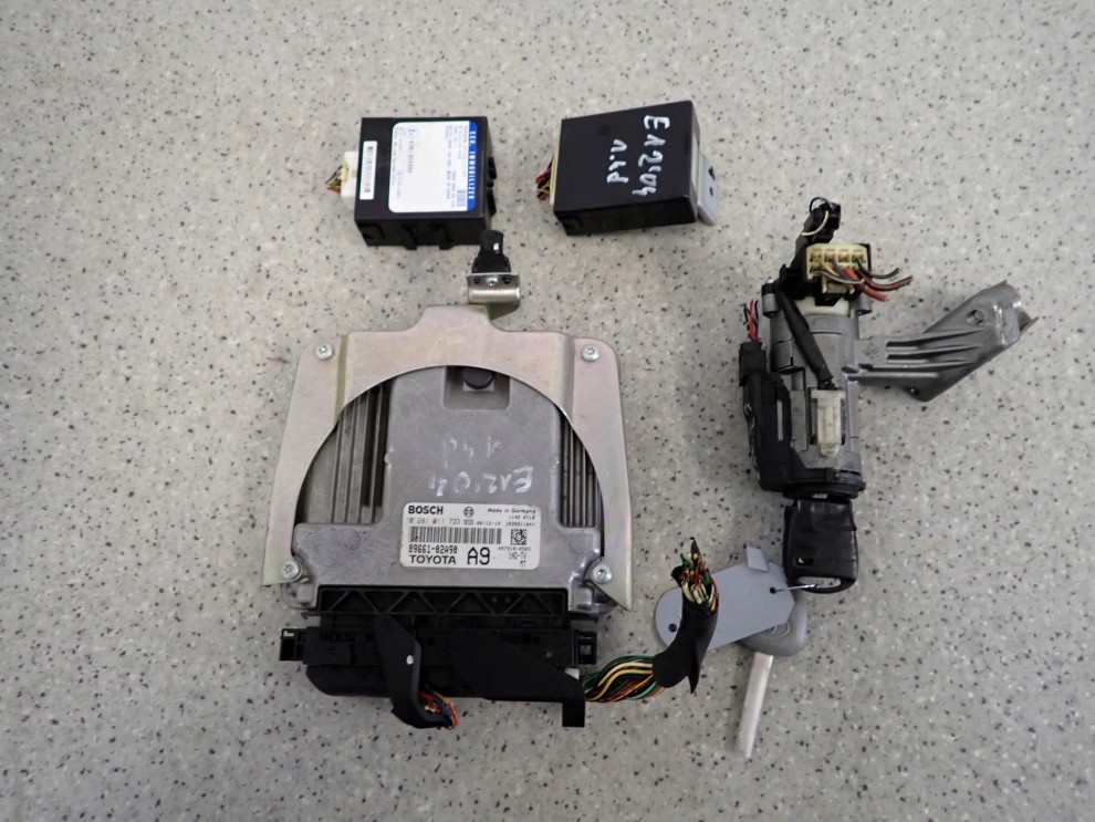 TOYOTA COROLLA 1.4 D4D 04-07 ZESTAW STARTOWY KOMPUTER STACYJKA 4/8